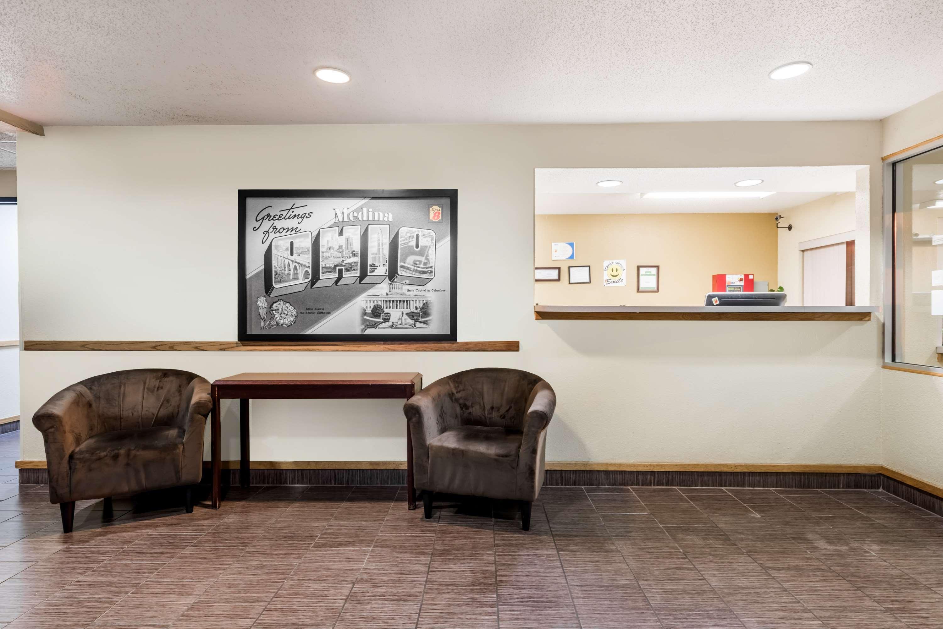 Super 8 By Wyndham Medina Hotel Exterior photo
